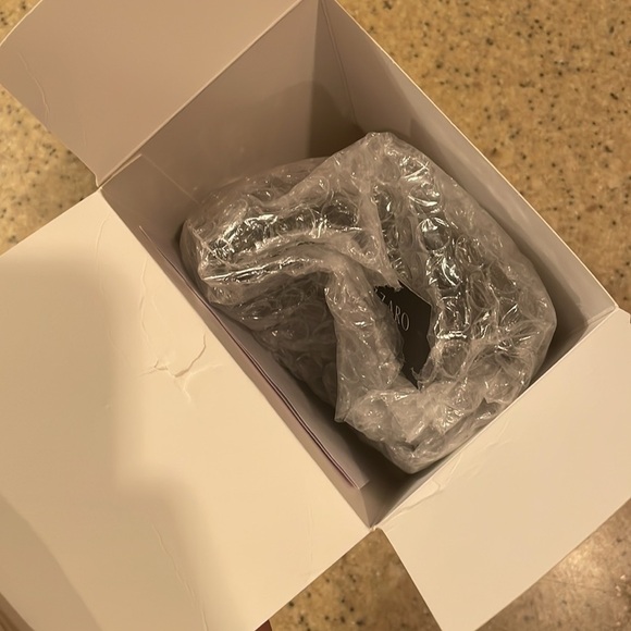 Brand New Azzaro Black Over Ear Wireless Headphones - Picture 5 of 7